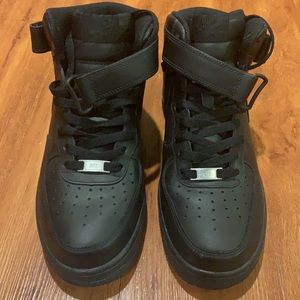 Nike Air Force 1 (Mid)
